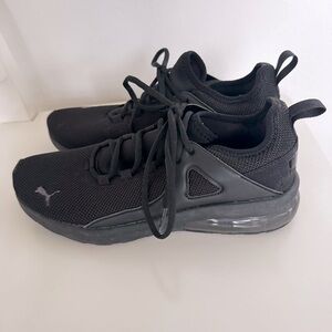 Puma Black Sneakers size 7 Men’s / Big Boy’s